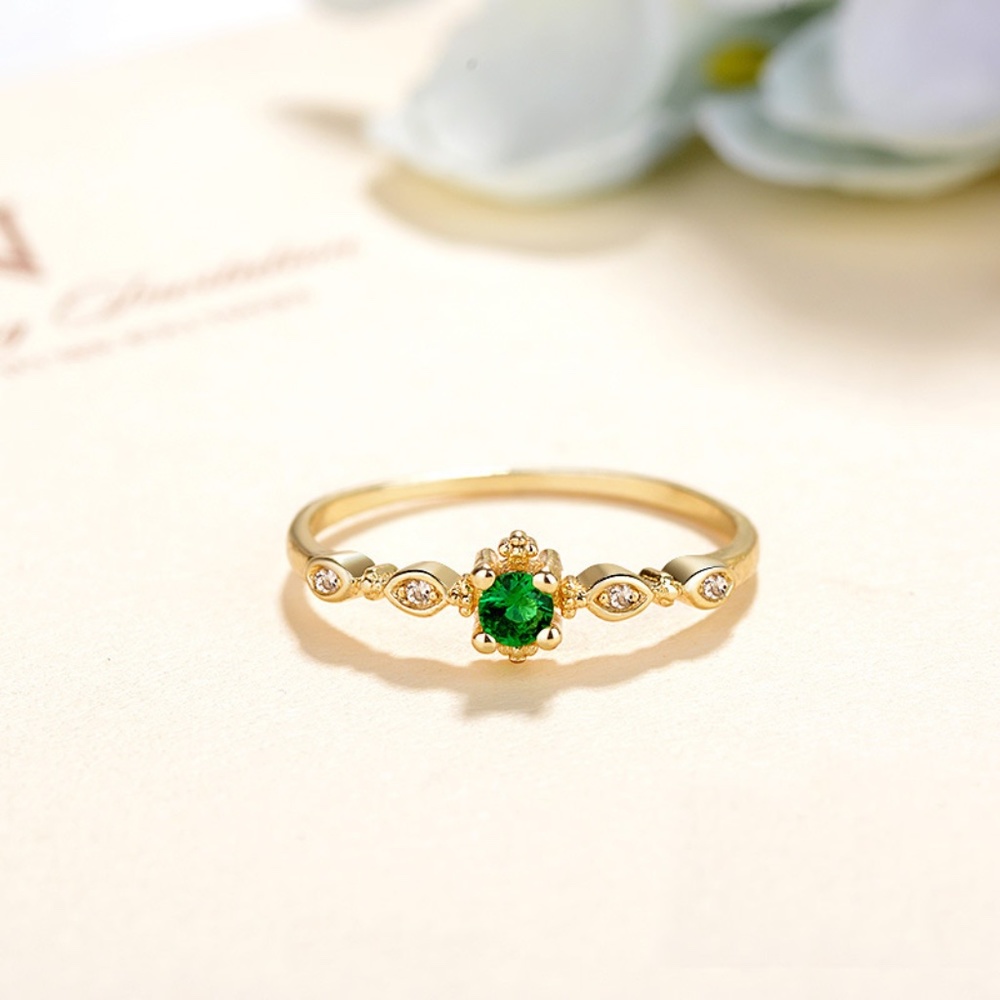 Petite Aida Ring